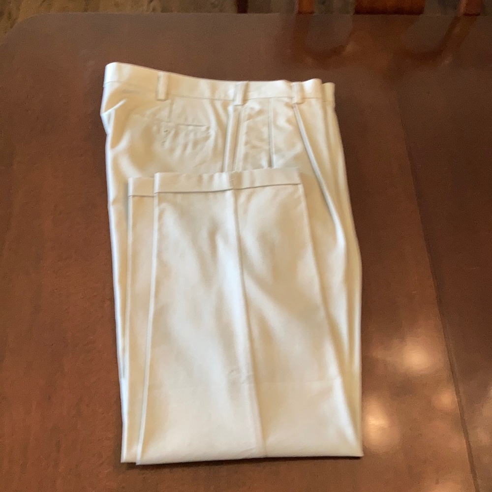 Men’s Khaki pants